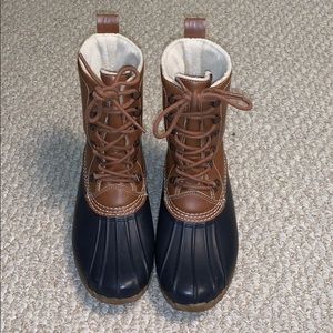 Lace up duck boots